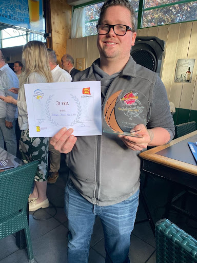 Loïck et son diplôme du 3e meilleur croissant du Calvados